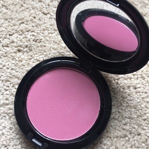 MAC blush in Briar Rose